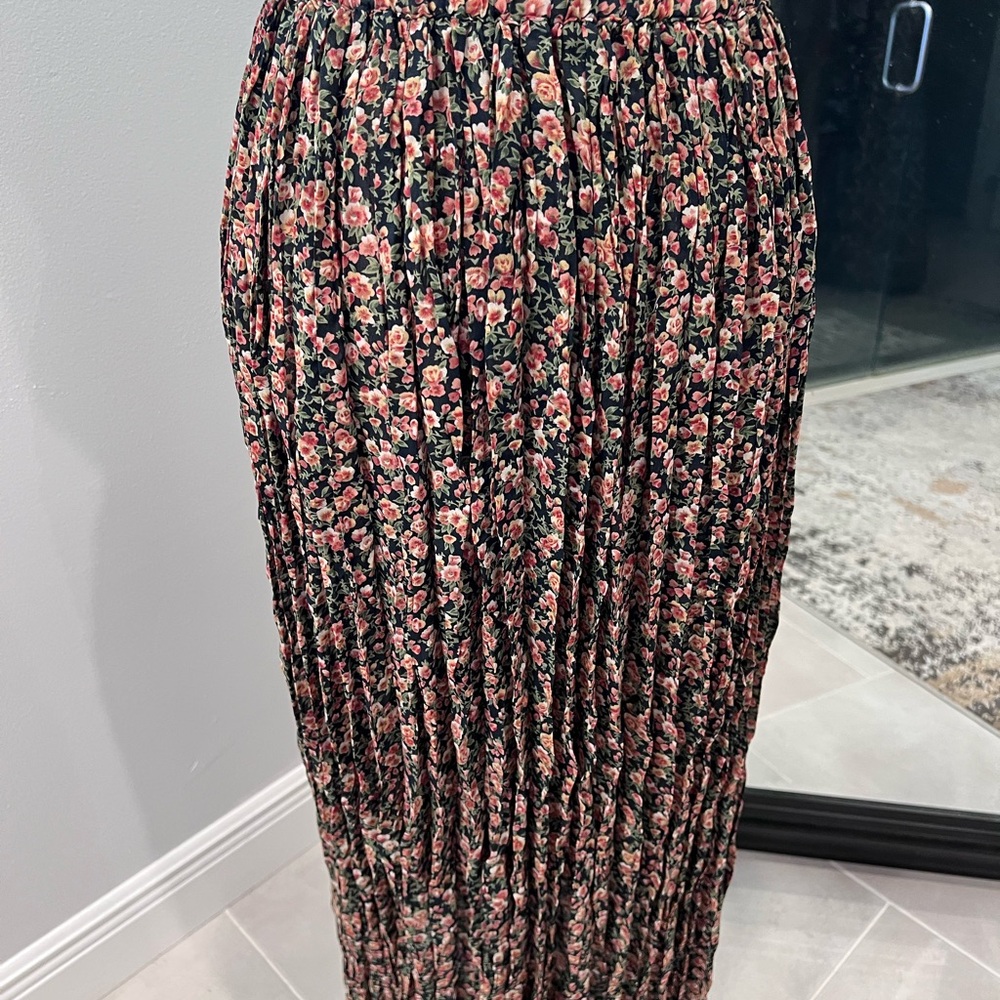 Floral Pleated Maxi Skirt